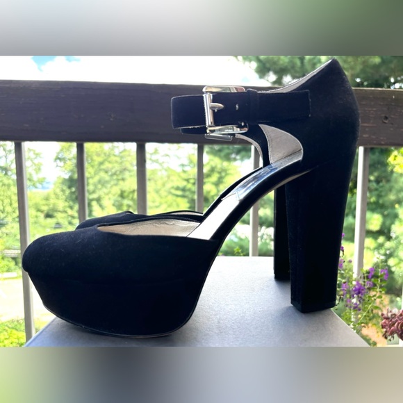Michael Kors Suede Round-Toe High Platform Mary Jane
Black
Size 10M - Picture 5 of 9